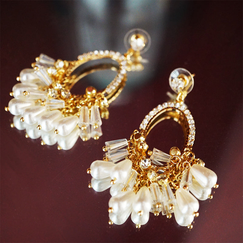 Oval Loop Pearl Earrings