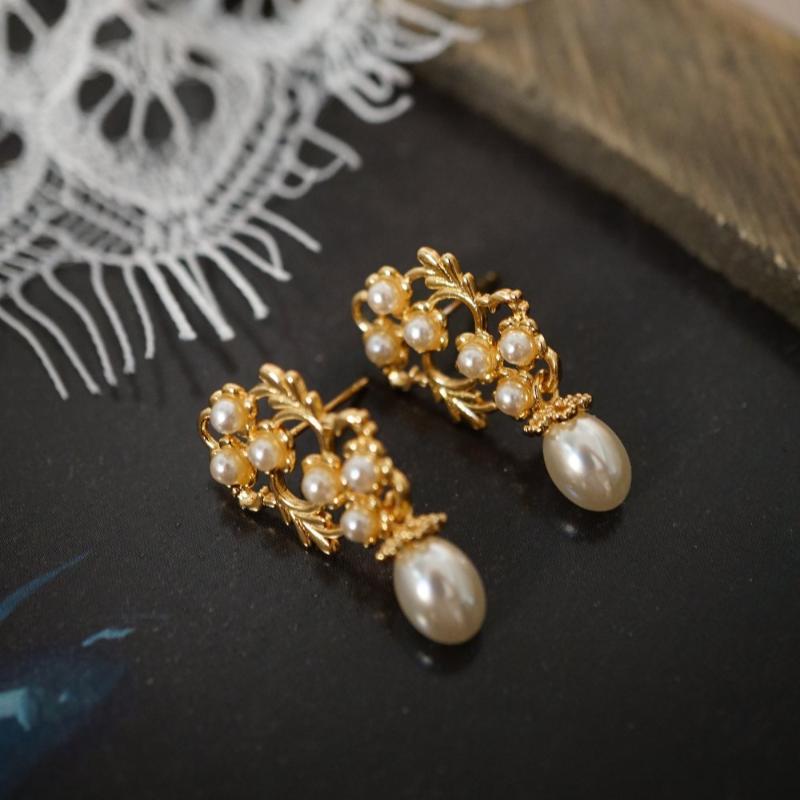 Vintage Gold Floral Freshwater Pearl Earrings